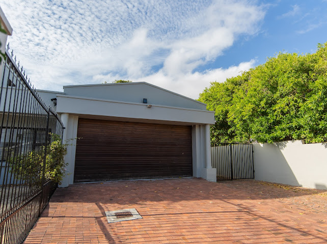 5 Bedroom Property for Sale in Summerstrand Eastern Cape